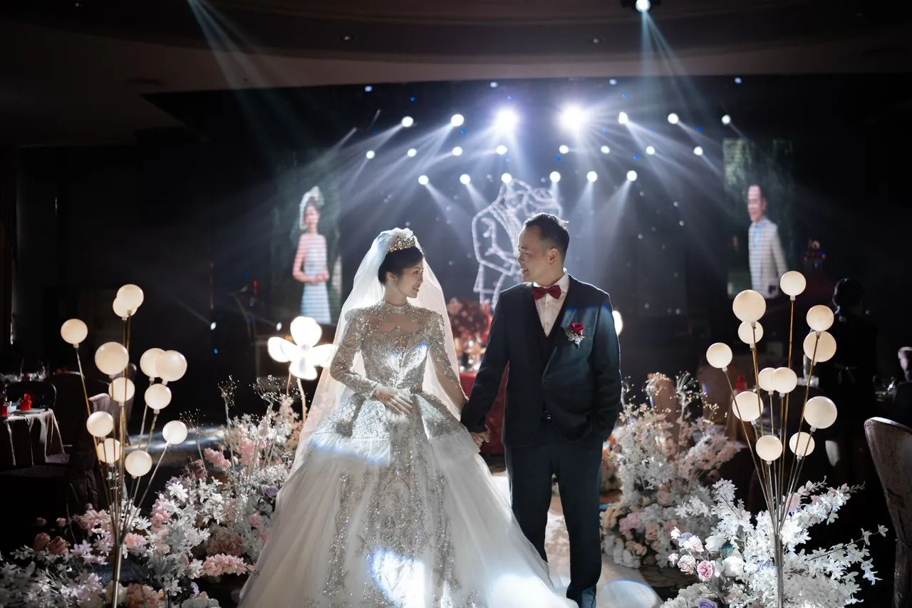 Weddings & ROMs &mdash;Transforming your dream wedding into a breathtaking reality, our decoration services blend elegance and creativity to create unforgettable moments. Let us bring your vision to life with stunning floral arrangements, exquisite table settings, and enchanting ambiance that reflect your unique love story.